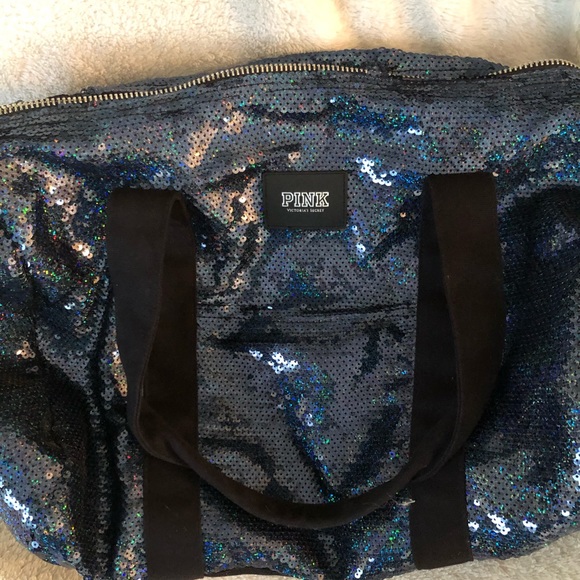 PINK Victoria's Secret Handbags - Sequence duffel bag